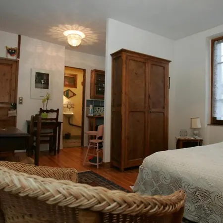 D'hotes De Belleville Bed & Breakfast 4*
